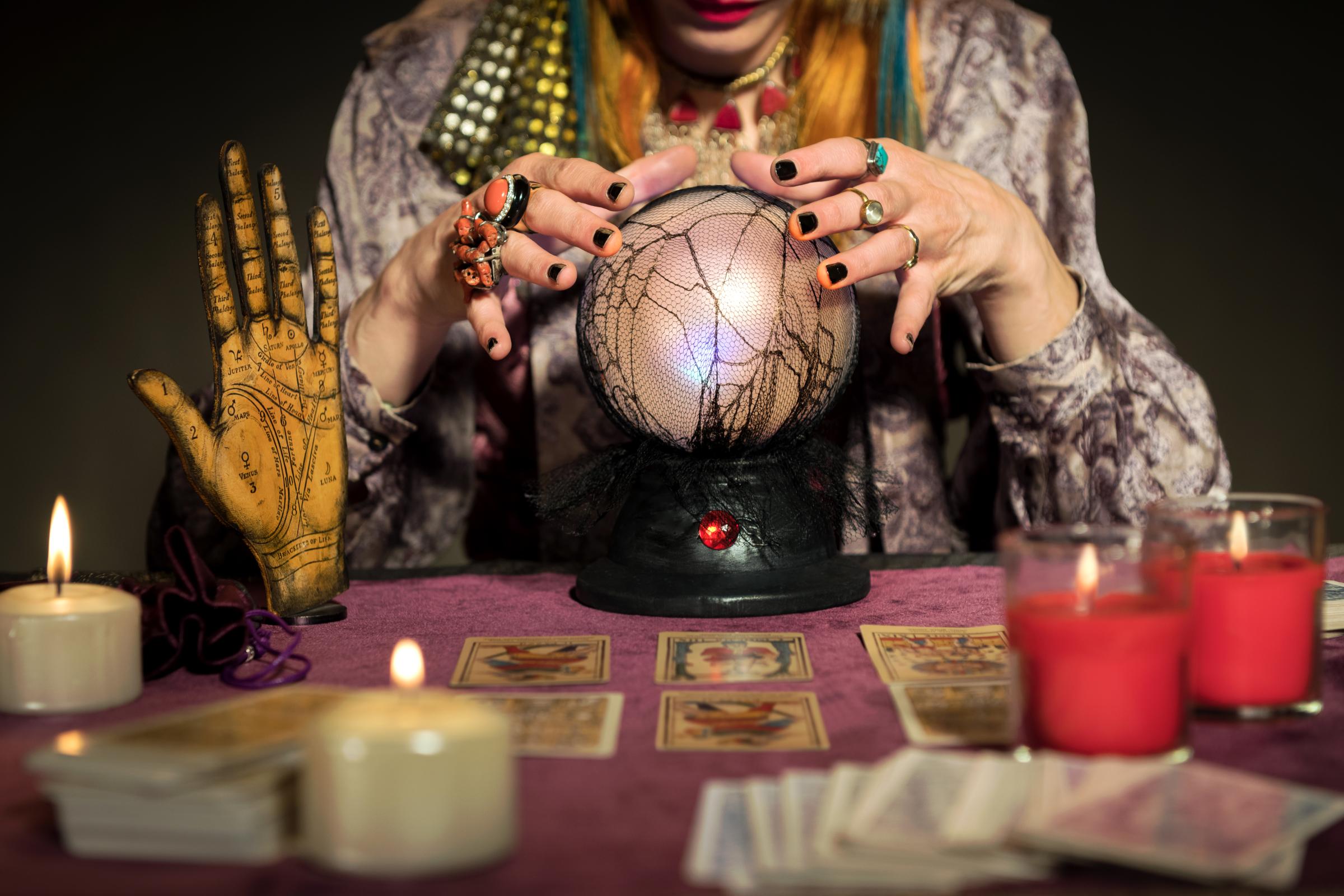 Madame Zara Fortune Teller